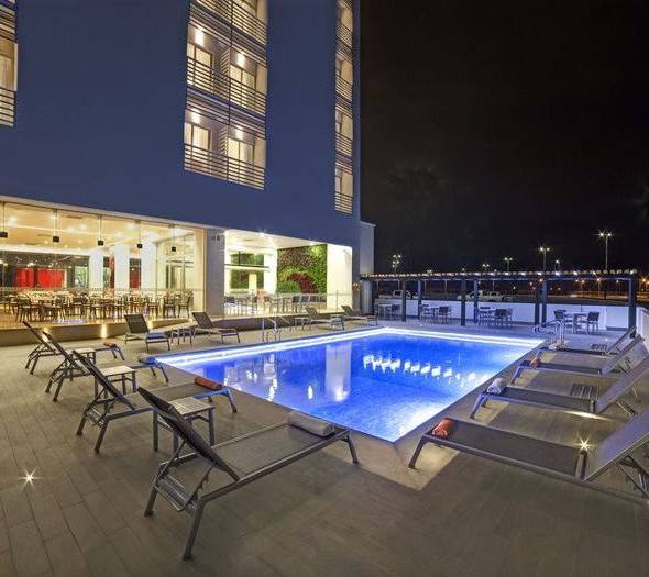 Swimming pool Yes Inn Nuevo Veracruz Hotel