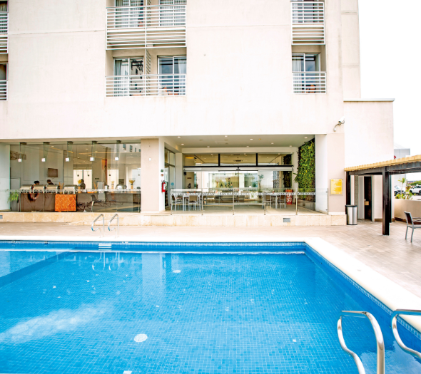 Swimming pool Yes Inn Nuevo Veracruz Hotel
